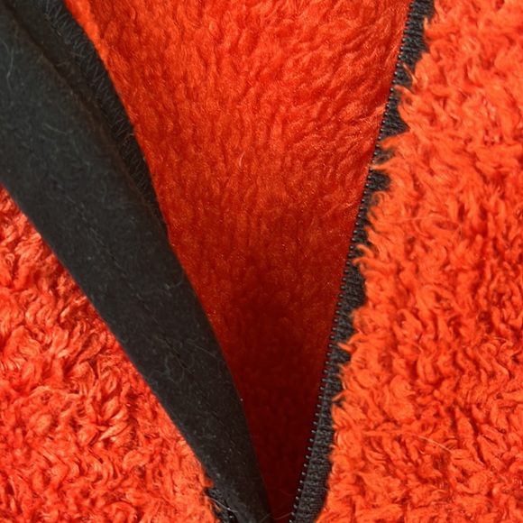 Orange women’s Mountain Hardware size S fleece jacket - Picture 6 of 6